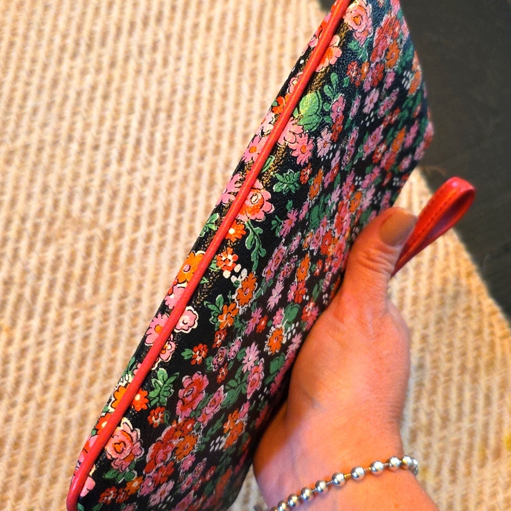 Coach‎ Floral Wristlet - Black Mulri Color - Picture 6 of 12